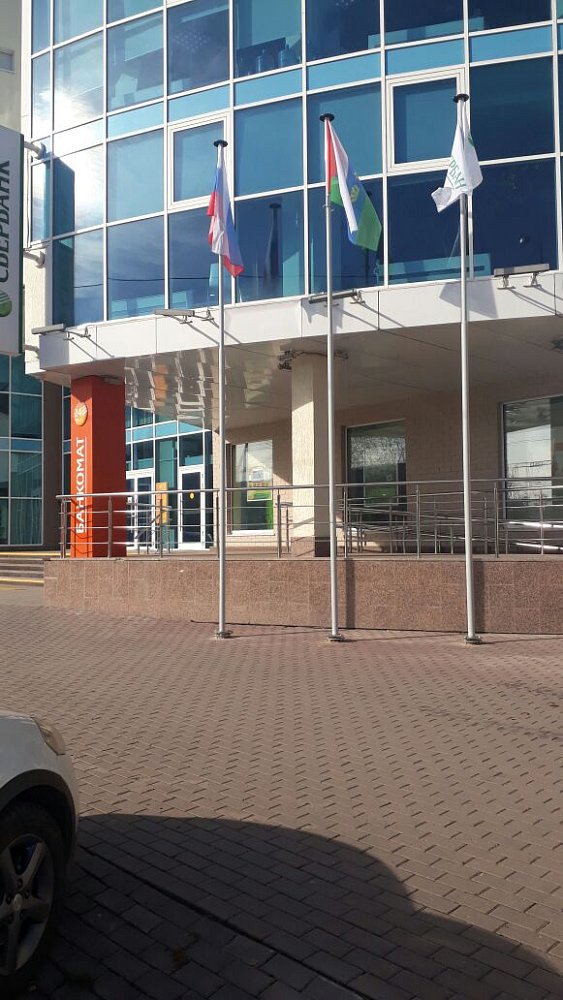 Поставка и монтаж флагштоков на винтовые сваи, печать флагов